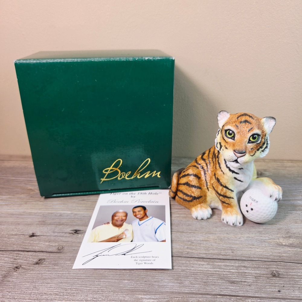 Boehm Tiger‎ Woods Foundation Porcelain Figurine Tiger on 18th Hole Box 1998